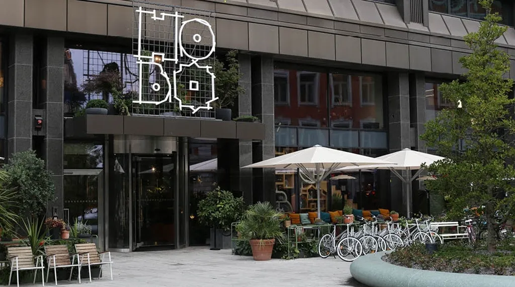 Hobo Hotel - Powered by Singa Karaoke
