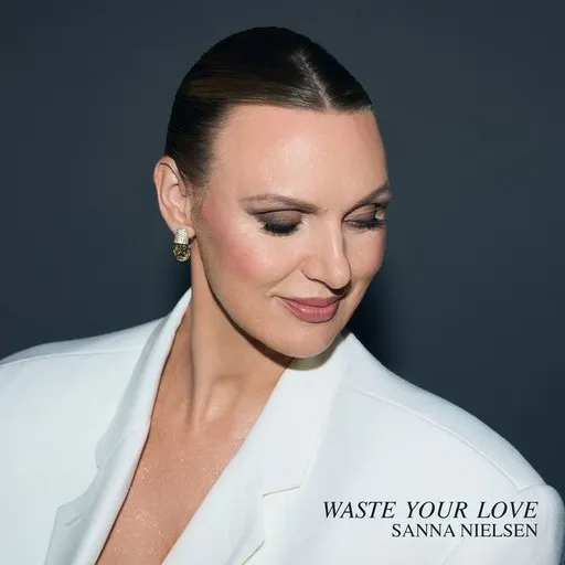 Karaoke Waste Your Love by Sanna Nielsen — sing along with lyrics on Singa