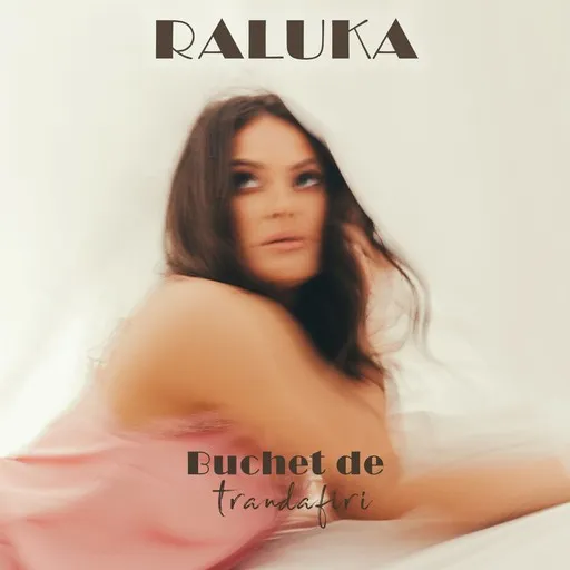 Karaoke Buchet de trandafiri by Raluka — sing along with lyrics on Singa