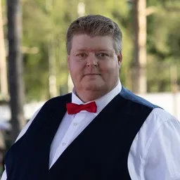 Cover art for Saat tulla takaisin - Jere Toivonen karaoke version