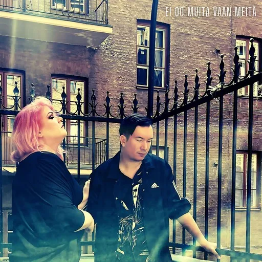 Karaoke Ei oo muita vaan meitä by Barbi Becker, ILU — sing along with lyrics on Singa