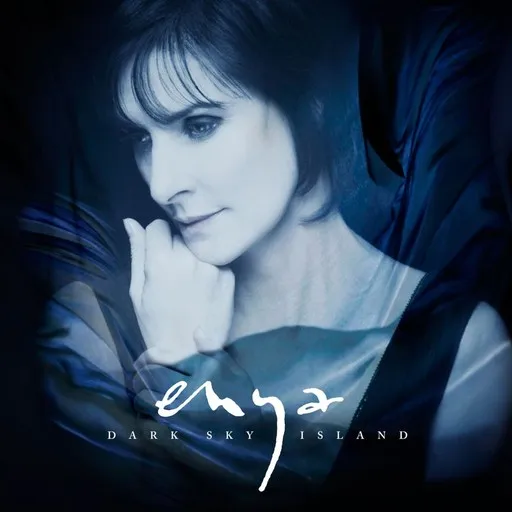 Karaoke Echoes in Rain esittäjältä Enya — laula mukana sanoituksilla Singassa