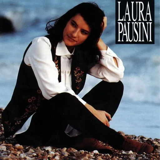 Karaoke Amores Extraños by Laura Pausini — sing along with lyrics on Singa