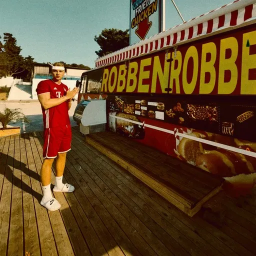 Karaoke Robben esittäjältä Costi — laula mukana sanoituksilla Singassa